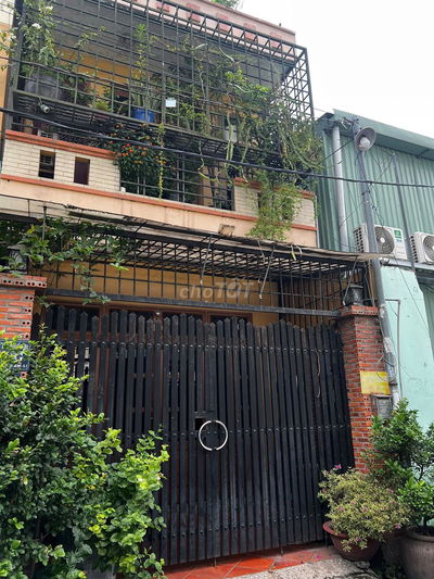 Bán nhà 2 tầng + sân thượng sát bên the vistar và lumiere Thảo Điền Q2