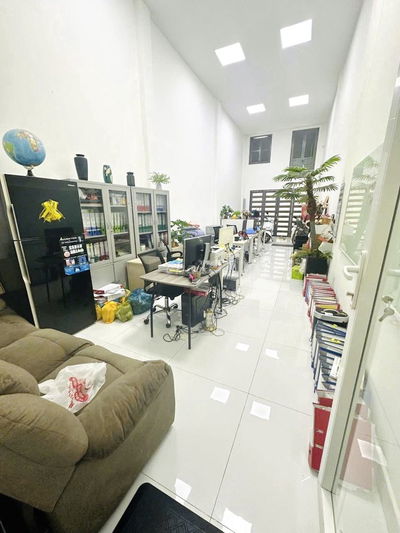 Nhà đẹp 2 lầu 4 x 23 _3PN FULL NTCC có sân vườn hơp ở KD Online