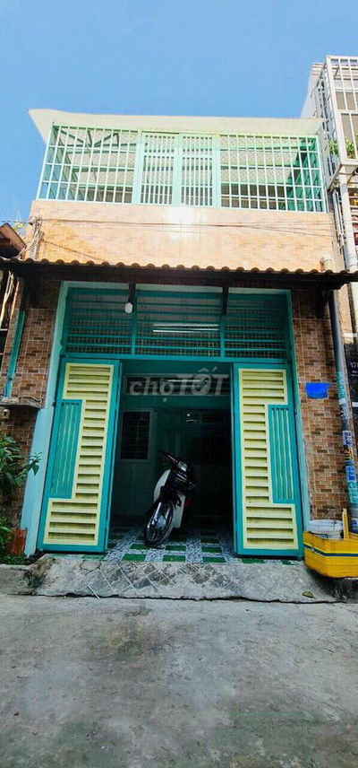 Hiện tại e còn 1 căn nhà, ưu tiên cho gia đình thuê.