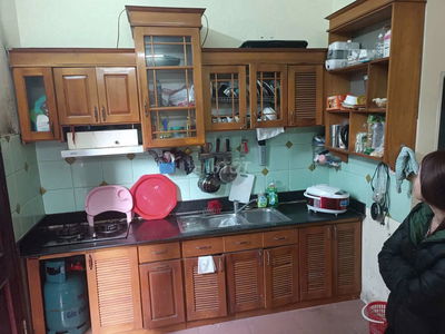 Cho thuê NHÀ tại đ/c: ngõ 351 Xuân Phương, 6tr , 5pn