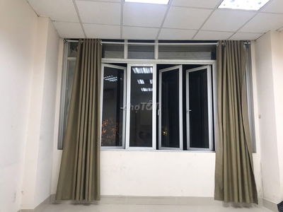 PHÒNG LẦU 1- 25M2- BANCOL LỚN- HẺM 70 BÙI ĐÌNH TUÝ- 4,1TR/TH