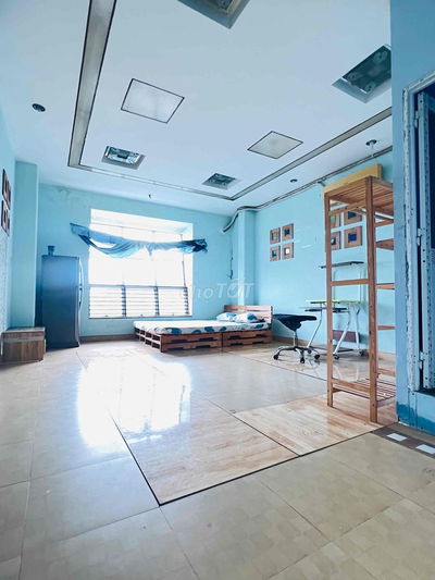 Phòng có cửa sổ ban công rộng thoáng view đẹp