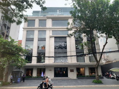 GẤP !!! Cho Thuê Nhà Mặt Tiền Đường Nguyễn Đình Chiểu Quận 3