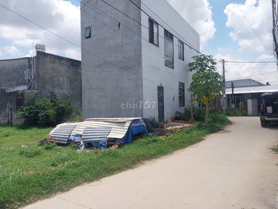 Bán đất cắt lỗ, giá sốc