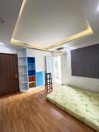 2 Phòng ngủ. ban công full nội thất.