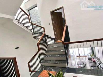 BÁN NHÀ ĐẸP 3 TẦNG NGAY TRỤC LÊ ĐẠI HÀNH CHỈ 8 TỶ