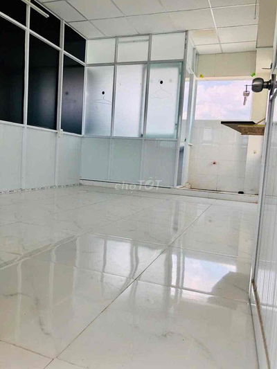 phòng dối diện chợ hạnh thông tây  gò vấp giá chỉ 2,8tr