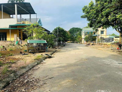 CHỦ CẦN BÁN GẤP LÔ ĐẤT TDC VAI RÉO GIÁ VỊ TRÍ NGAY TẠI TRUNG TÂM KHU ĐÔ THỊ VỆ TINH HÒA LẠC