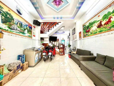 CẦN BÁN NHÀ 2 LẦU 4 TỶ HÀ HUY GIÁP THẠNH LỘC QUẬN 12 KỀ BÊN GÒ VẤP