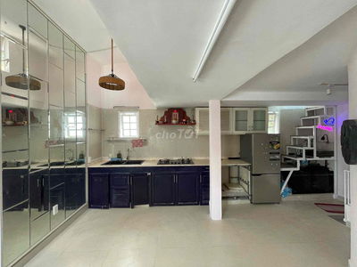 ➢Căn Hộ Lầu 3 Trần Hưng Đạo, Quận 1 ( Ngay CA TP.HCM) ➢ DT: 70m2 , 2PN