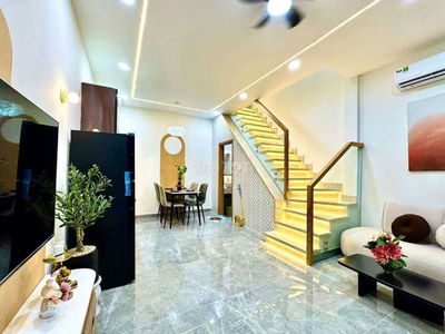 4ty2-Sử Dụng 90m2 - 3 Tầng - Phan Xích Long