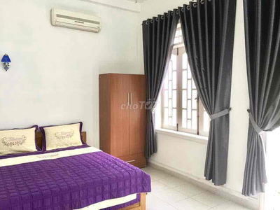 Phòng ban công tiện nghi đầy đủ ngay cầu Tiên Sơn
