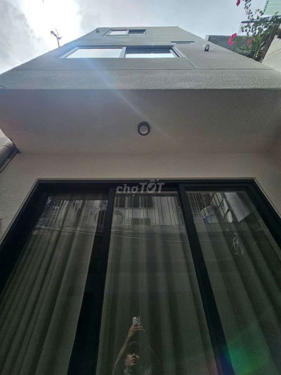 [SÁT ĐH NGOẠI THƯƠNG] GẦN D5_UNG VĂN KHIÊM_D2