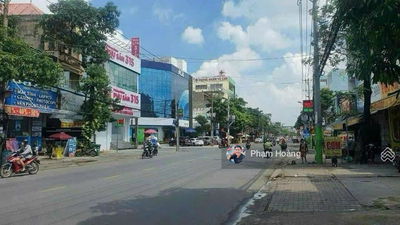 Chính chủ bán lô đất đường thông kinh doanh giá 4,550tỷ DT 75m2 gần trường chợ tại Dĩ An Bình Dương