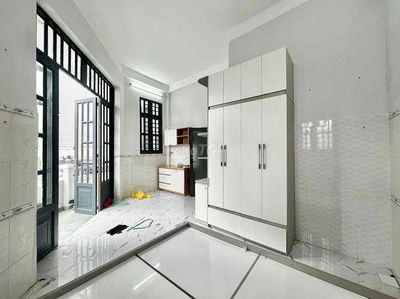 CHO THUÊ PHÒNG FULL NỘI THẤT BAN CÔNG LỚN GẦN CẦU CHÁNH HƯNG