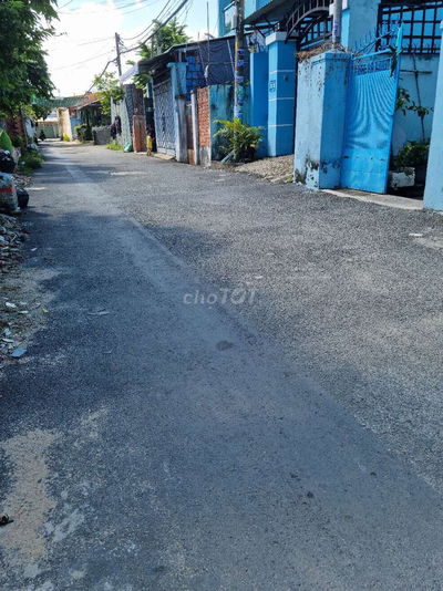 BÁN GẤP NHÀ SÂN VƯỜN.