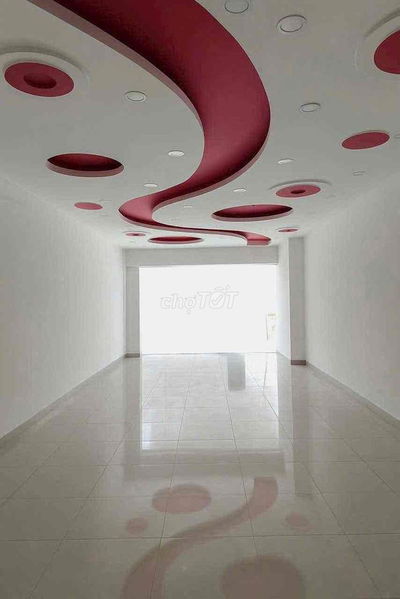 Cho thuê Mặt bằng Kimh doanh Gần ngã 6 , 5x30m thông suốt