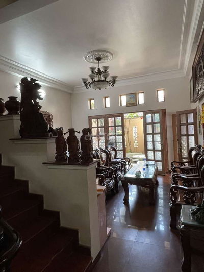 Nhà biệt thự - Diện tích 130m2- Hẻm 2 xe hơi tránh nhau