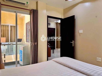 Căn Hộ Một Phòng Ngủ Ban Công Đẳng Cấp Tại Phú Nhuận RỘNG 50m2