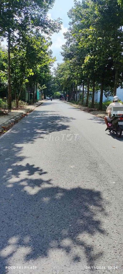 Chủ bán đất mặt tiền đường DX 65 , kế bên vòng xoay Định Hòa