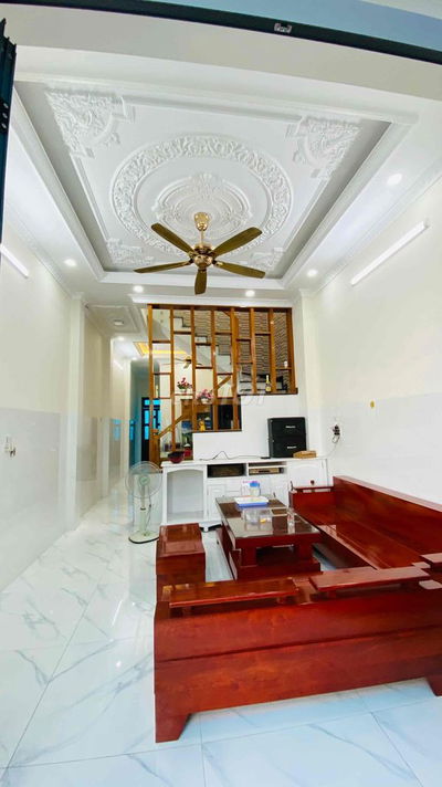 nhà 3 tầng 4 phòng ngủ gần chợ đầu mối. bình chiểu. thủ đức. sổ sạch