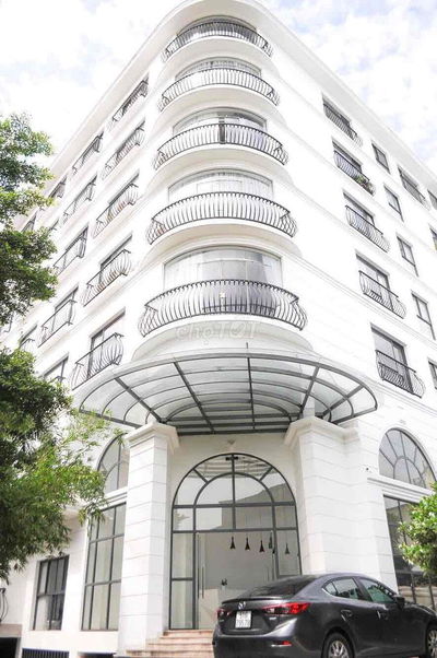 Toà nhà 4200m2 sàn. thu nhập 8 tỷ /1 năm