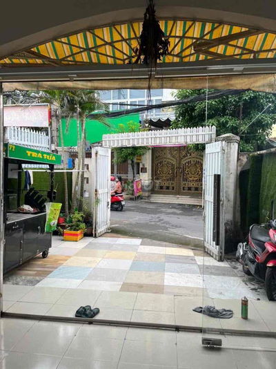 CHO THUÊ NHÀ MẶT TIỀN QUANG TRUNG GẦN TRƯỜNG HỌC HOA LƯ