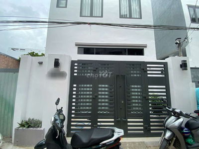 Bán Nhà Tỉnh Lộ 10 Sát Bên Tên Lửa