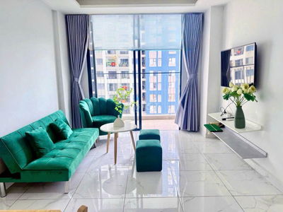 Cho Thuê hàng hiếm Charm City căn góc 3pn tầng cao giá mềm chỉ 9.5