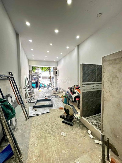 cho thuê mặt bằng mt 20tr sầm uất khu phan xích long Quận Bình Thạnh