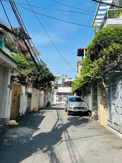 Dãy trọ 650m2 đất 22 phòng ngang 40 x  18m 2 mặt tiền Nguyễn Kiệm