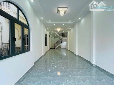 Cho thuê Góc 2 MT Quang Trung p11- Dt 4x17m 1T3L. chỉ 40 triệu/ tháng TL