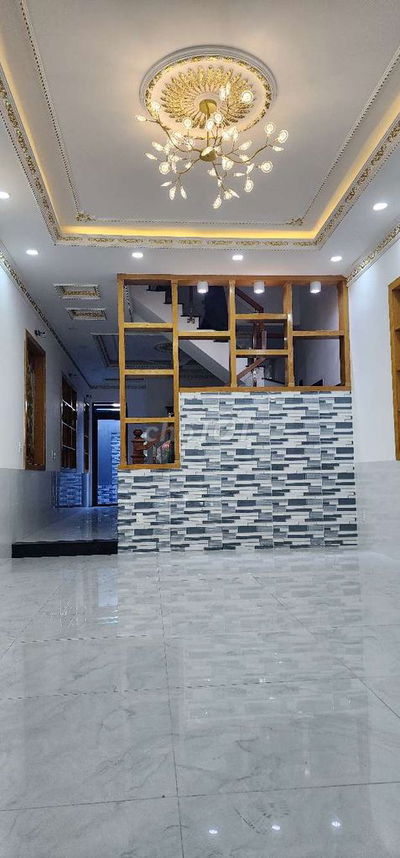 Nhà mặt tiền chợ kinh doanh buôn bán sầm uất , ngộp cần bán gấp