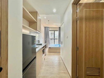 CHO THUÊ CĂN HỘ BAN CÔNG FULL NỘI THẤT NGAY BỜ KÈ HOÀNG SA QUẬN 1 RẺ