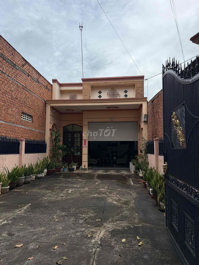 NHÀ MẶT TIỀN Y NGÔNG 200m2