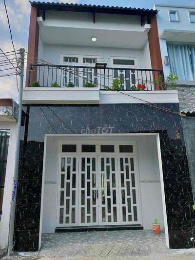 chủ gửi bán căn nhà lầu khu dân cư xã phú hữu đường ô tô nhà đẹp