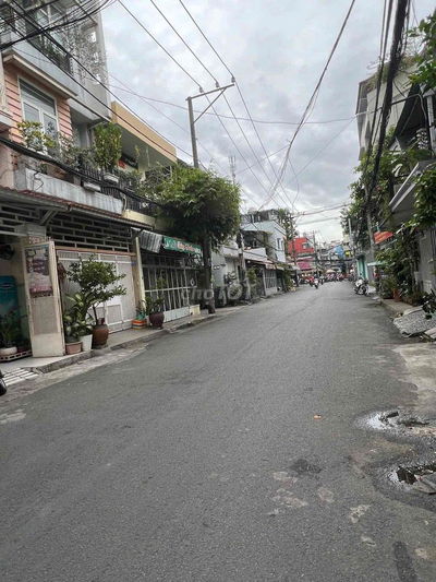 Nhà 32/42A Lữ Gia, P15, quận 11. DT 4x14 m, cấp 4, giá 14 triệu