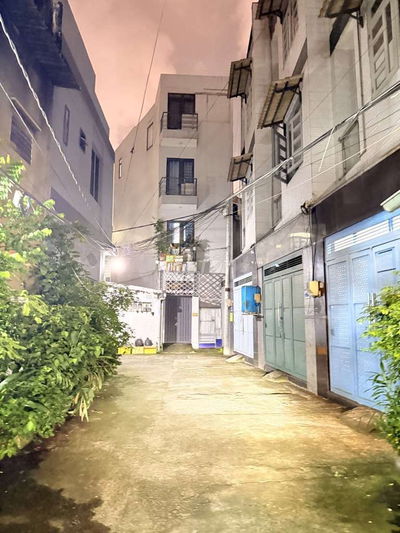 Ngay Lê Quang Định hẻm 3gác rộng sát MT Trần Bình Trọng 40m2_5,3 tỉ TL