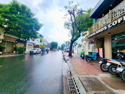 KHU VIP LÊ VĂN SỸ – HXH 4M – NHÀ 5 TẦNG CAO CẤP – VUÔNG VỨC A4