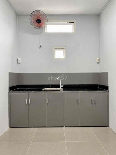 45m2. Bình Thạnh (Hàng Xanh). Tách bếp.