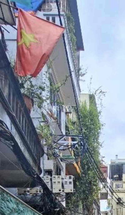 CĂN NHÀ PHỐ BẠCH MAI - HAI THOÁNG- 9 PHÒNG KHÉP KÍN - SÁT PHỐ - NGÕ Ô