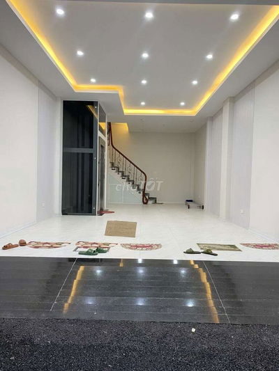 KHU PHÂN LÔ Ô TÔ TRÁNH - KINH DOANH, Kim Đồng 85m 5Tầng MT5m