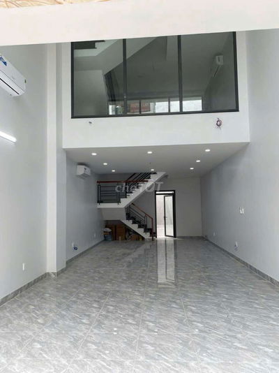 Cho thuê nhà 3 tầng MT đ48 25tr/tháng