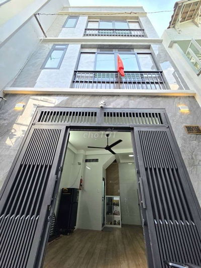 Ngay chợ Bà Chiểu bán nhà 3 tầng 28m2 sát mặt tiền nhỉnh 5 tỉ giá TL