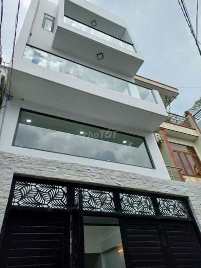 Nhà đẹp ,chất lượng xây dựng tốt.DT 5 X 15M 4 LẦU