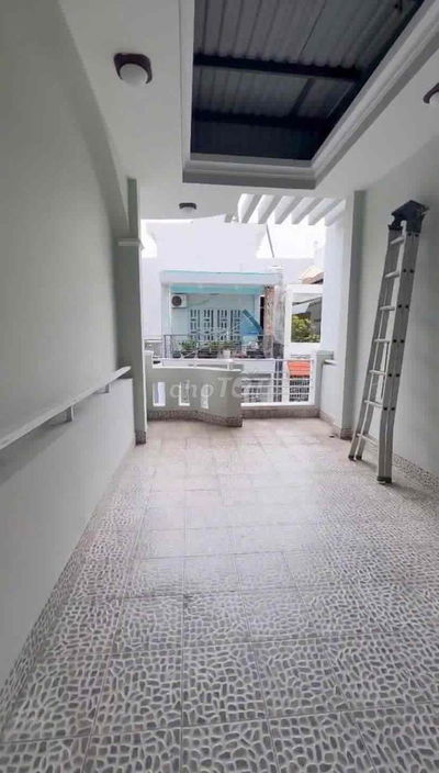 Cho thuê nhà đường Nguyễn Hồng Đào 3,5x15 hẻm xe hơi nhà 1Tr 2Lầu 3Pn