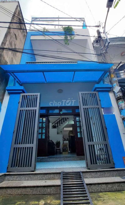 NHÀ CÓ NỘI THẤT NGAY ĐẠI HỌC CÔNG THƯƠNG 3 TẦNG SÂN THƯỢNG 2PN-2WC