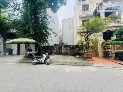 Đất vô cùng hiếm Hàm Nghi - Mỹ Đình, phân lô, ô tô 45 chỗ tránh nhau. 110m2 chỉ 33 tỷ.