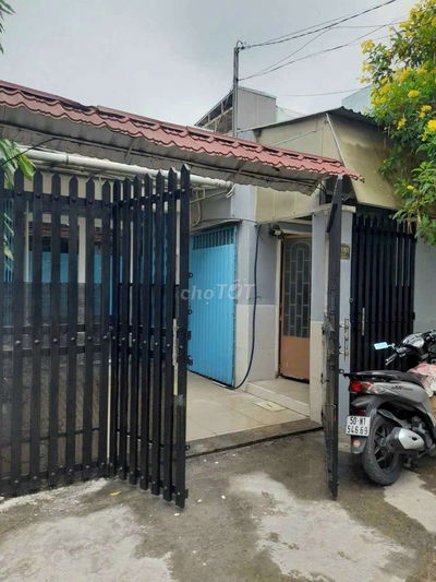 Cho thuê nhà đường Phạm Hùng C7B DT.4×12 } 1 phòng 1 toilet hẽm xe hơi