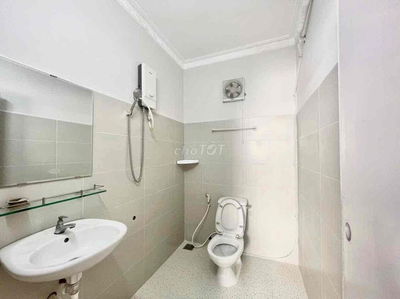 phòng mới đầy đủ nội thất